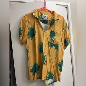 EUC Duvin Buttonup Size S- gold and green leaves, as seen on OBX!